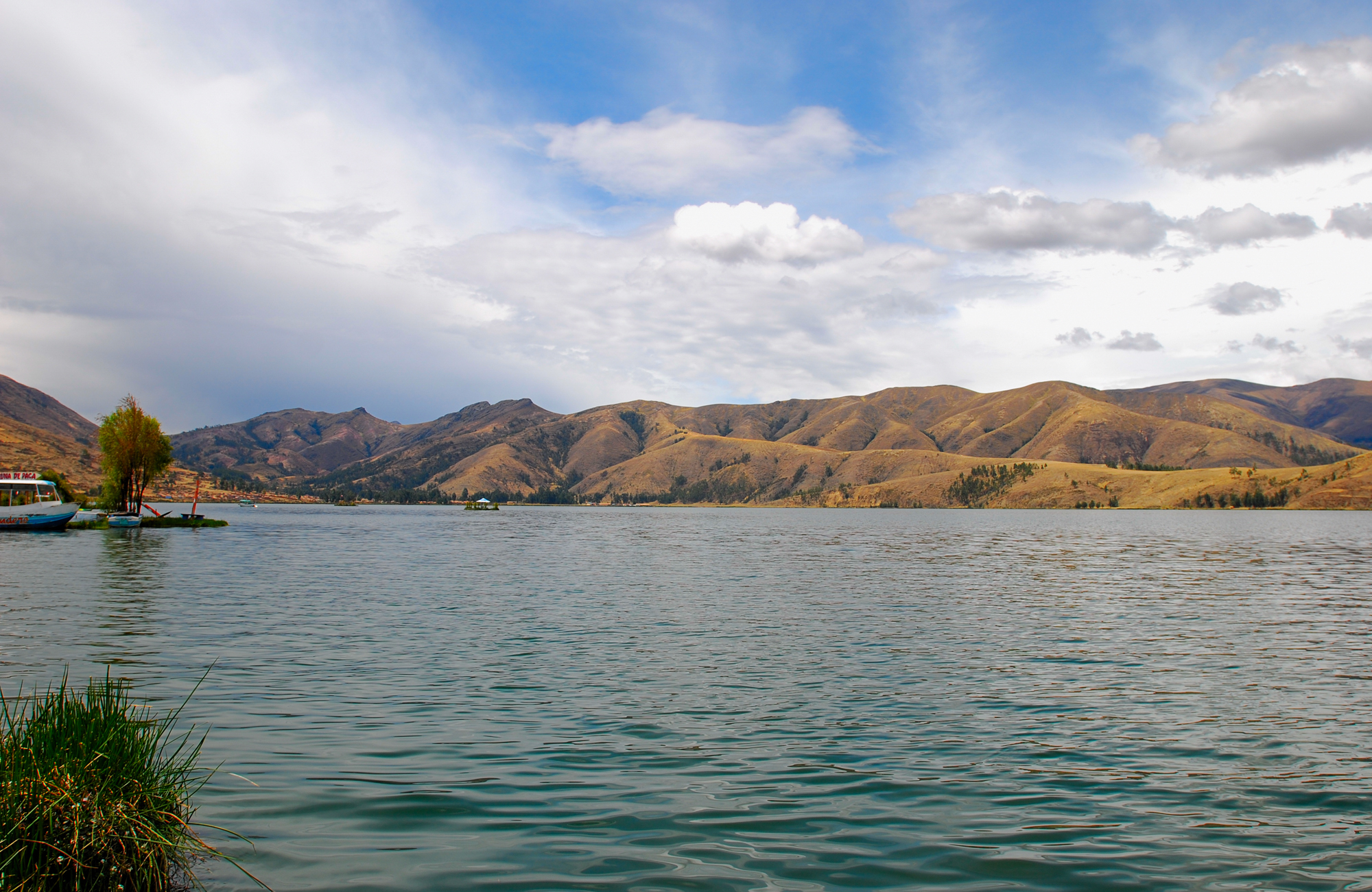 Panoramic view of Laguna de Paca looking northeast